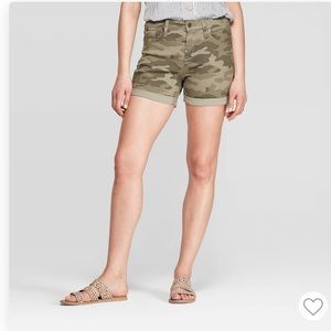 Universal Thread Camo Shorts - Size 29/8